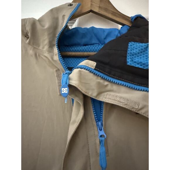 DC SHOE COMPANY USA Men’s Defy Snow Ski and Snowboard Jacket 10,000mm - Picture 5 of 12